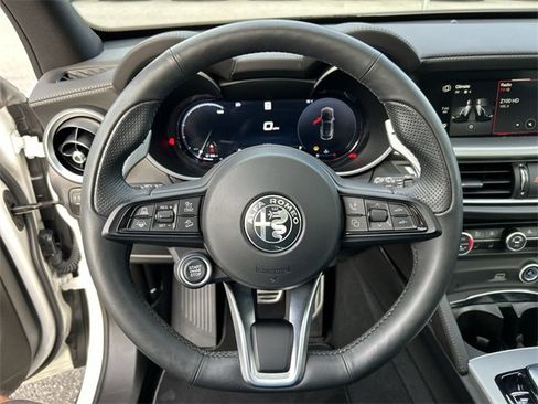 Used 2024 Alfa Romeo Stelvio Veloce image 18
