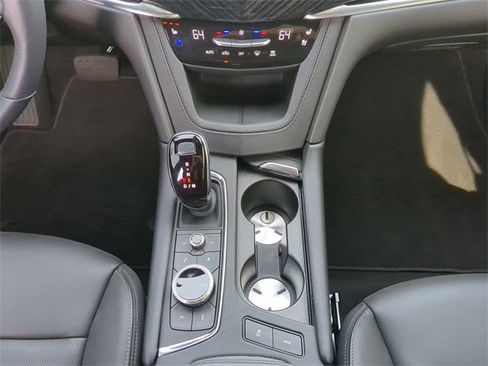 Used 2025 Cadillac XT6 Premium Luxury w/ Technology Package image 23