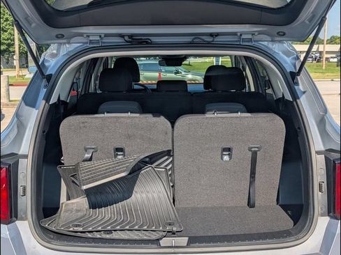 Used 2024 Kia Sorento LX FWD image 19