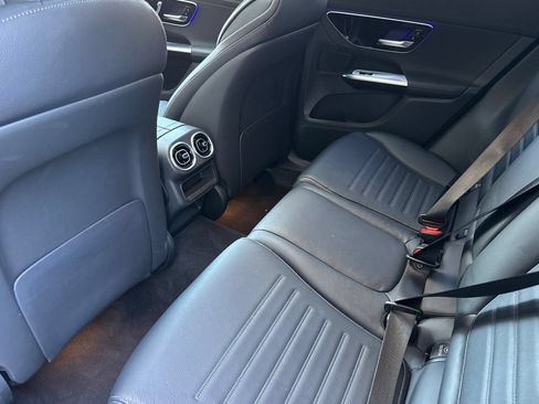 Used 2024 Mercedes-Benz GLC 300 4MATIC image 4