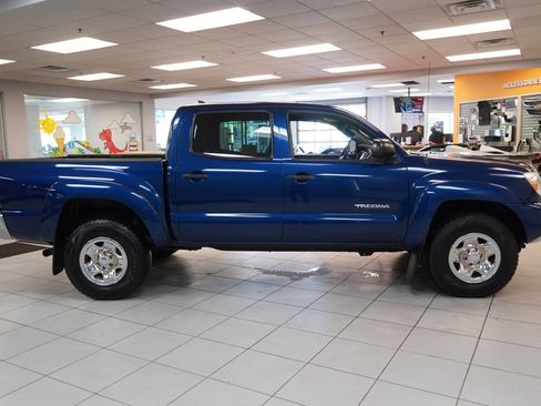 Used 2015 Toyota Tacoma 4x4 Double Cab w/ SR5 Package image 12