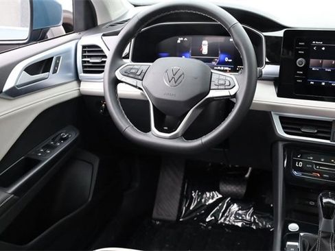 New 2025 Volkswagen Taos SE image 25