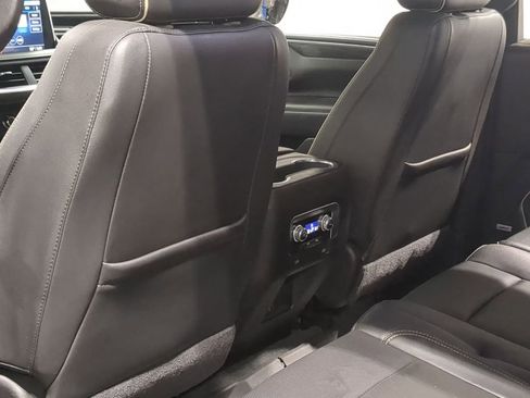 Used 2021 GMC Yukon XL SLT image 33