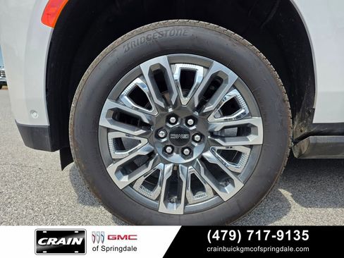 Used 2024 GMC Yukon Denali Ultimate AWD/4WD image 31