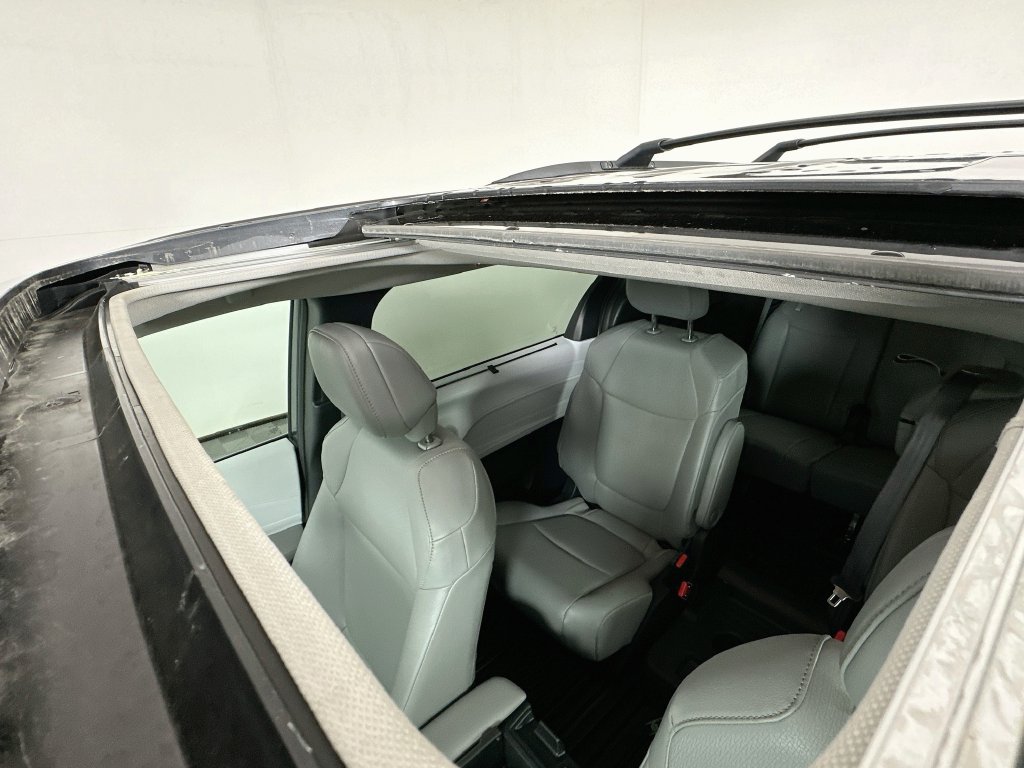 Certified 2025 Toyota Sienna XLE w/ XLE Plus Package FWD image 22