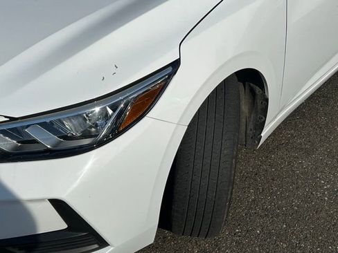 Used 2023 Nissan Sentra SV image 3