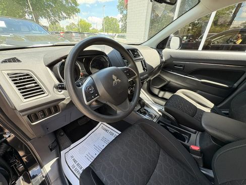 Used 2025 Mitsubishi Outlander Sport AWD image 27