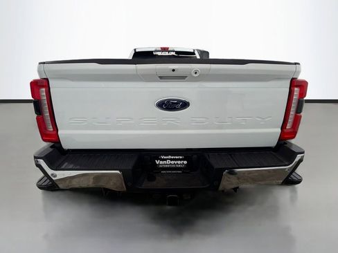 Used 2024 Ford F250 Lariat w/ FX4 Off-Road Package AWD/4WD image 9