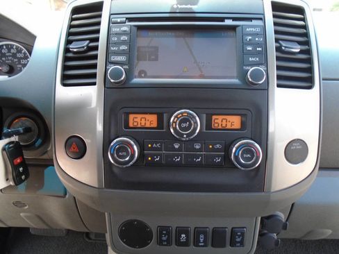 Used 2014 Nissan Frontier SL RWD image 14