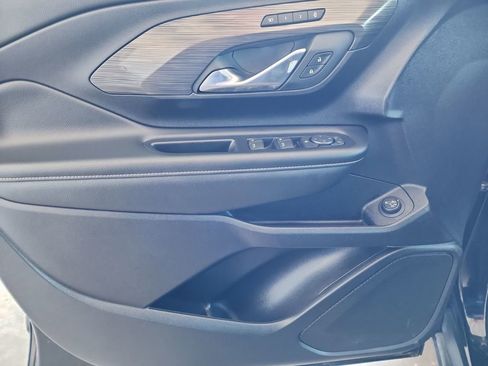 Certified 2024 GMC Terrain SLT image 12