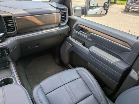 Used 2025 Chevrolet Silverado 3500 High Country w/ High Country Premium Package AWD/4WD image 17