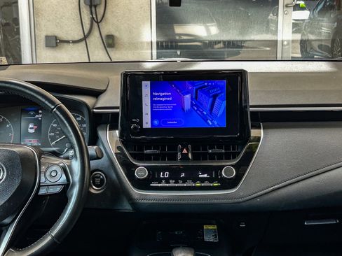 Used 2024 Toyota Corolla SE w/ SE Premium Package FWD image 13