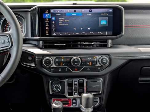 Used 2024 Jeep Wrangler Unlimited Rubicon w/ XTREMEE 35" Tire Package AWD/4WD image 5