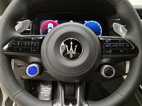 New 2025 Maserati Grecale Modena image 32