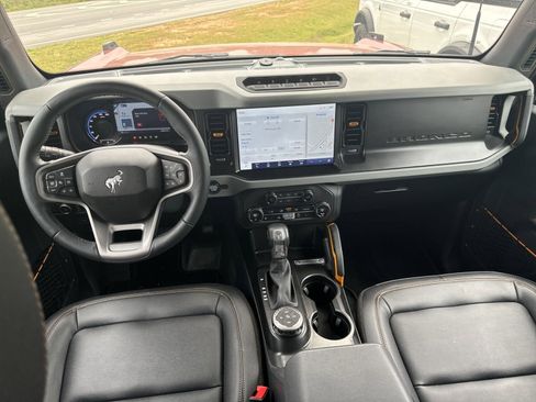 Used 2023 Ford Bronco Badlands image 24