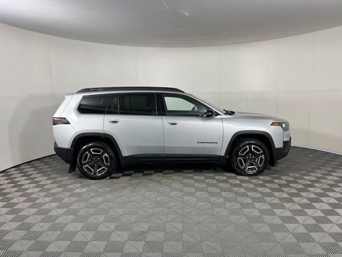 Used 2026 Jeep Cherokee Laredo AWD/4WD image 8