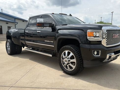 Used 2015 GMC Sierra 3500 Denali w/ Duramax Plus Package image 37
