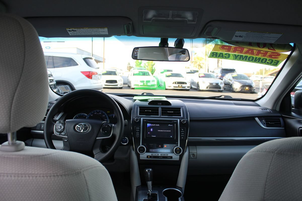 Used 2014 Toyota Camry LE FWD image 24
