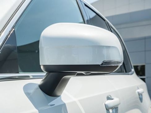 New 2026 Volvo XC90 B6 Plus w/ Protection Package Premier AWD/4WD image 16