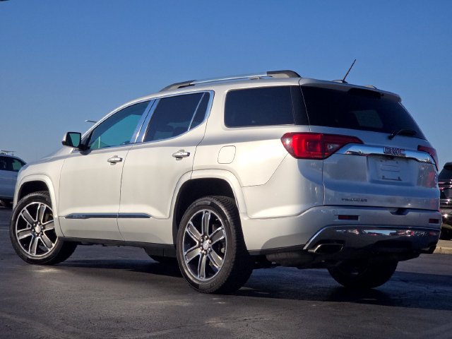 Used 2018 GMC Acadia Denali w/ Technology Package FWD image 14