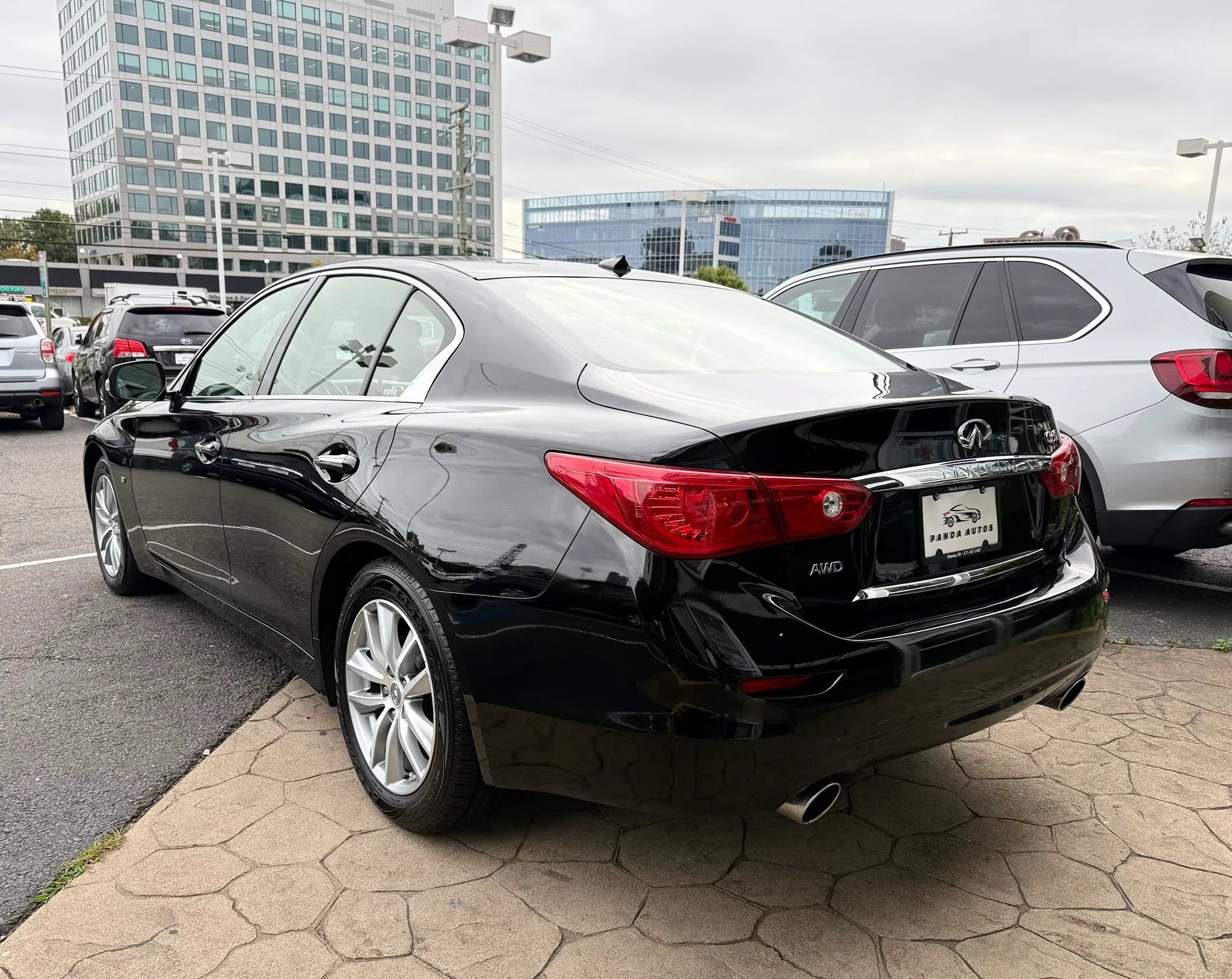 Used 2015 INFINITI Q50 Premium w/ Navigation Package AWD/4WD image 5
