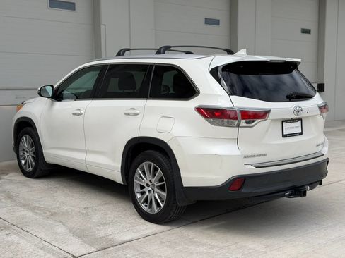 Used 2016 Toyota Highlander XLE AWD/4WD image 3