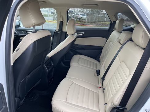 Used 2022 Ford Edge SEL w/ Convenience Package image 13