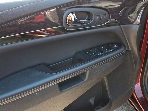 Used 2017 Buick Enclave Leather FWD image 12