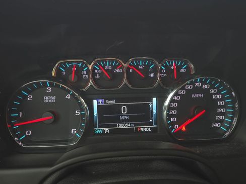 Used 2019 Chevrolet Suburban LT w/ LT Signature Package AWD/4WD image 10