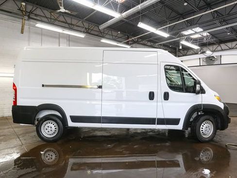 Used 2026 RAM ProMaster 2500 w/ Convenience Group FWD image 12
