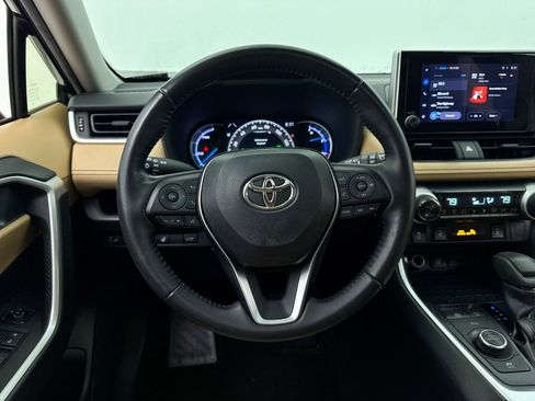 Used 2023 Toyota RAV4 XLE image 5
