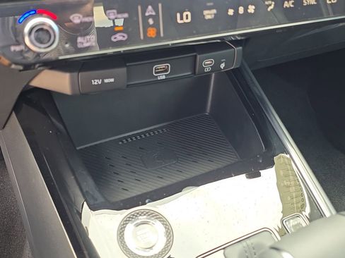New 2026 Kia Niro EX FWD image 25