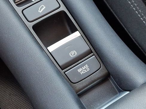 Certified 2024 Honda HR-V LX image 26
