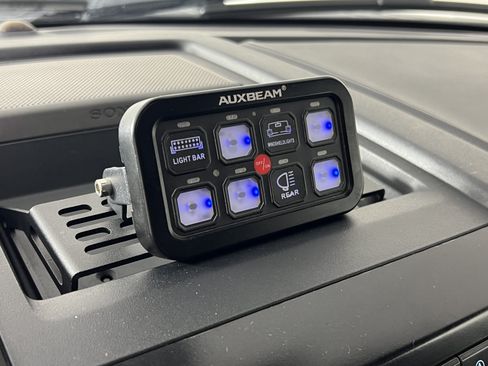 Used 2017 Ford F150 Lariat w/ Equipment Group 502A Luxury AWD/4WD image 30