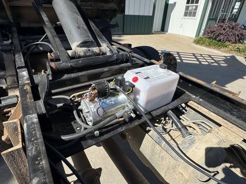 Used 2012 Ford F550 2WD Regular Cab Super Duty w/ Payload Upgrade Pkg image 34