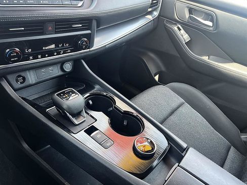 Certified 2024 Nissan Rogue SV AWD/4WD image 26