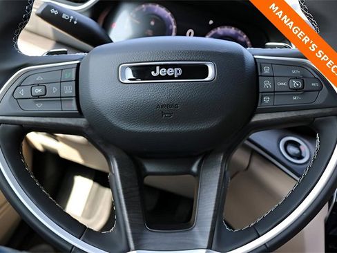 New 2025 Jeep Grand Cherokee Limited w/ Luxury Tech Group II image 20