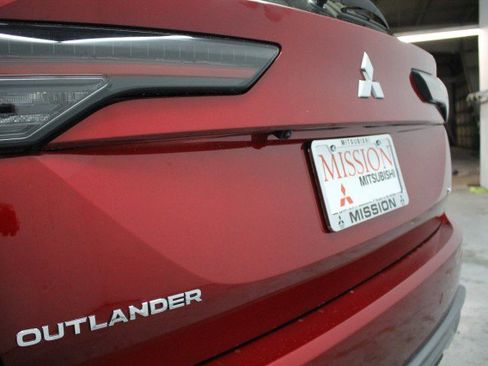 New 2026 Mitsubishi Outlander SE image 4