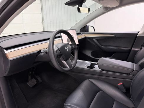 Used 2023 Tesla Model Y Long Range AWD/4WD image 12