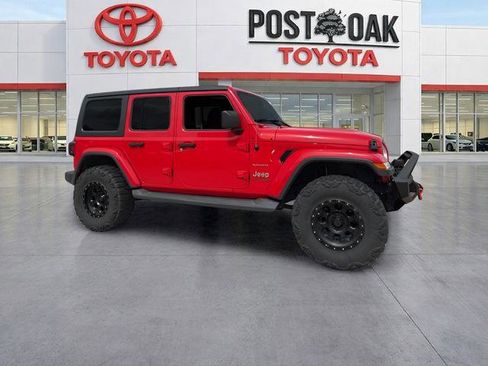 Used 2019 Jeep Wrangler Unlimited Sahara AWD/4WD image 26