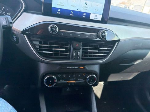 Used 2022 Ford Escape SE w/ Convenience Package FWD image 24