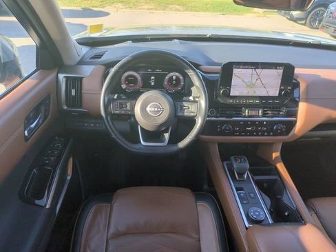 Used 2023 Nissan Pathfinder Platinum w/ Lighting Package (N92) AWD/4WD image 31
