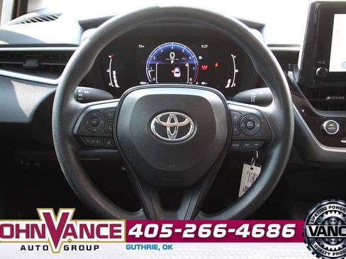 Used 2026 Toyota Corolla LE FWD image 27