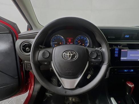 Used 2017 Toyota Corolla LE image 18