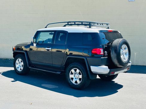Used 2008 Toyota FJ Cruiser 4WD image 5