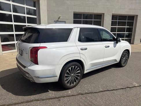 Used 2023 Hyundai Palisade Calligraphy w/ Cargo Package AWD/4WD image 2