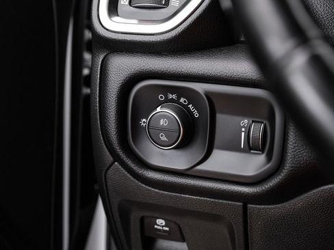 Used 2023 RAM 1500 Big Horn AWD/4WD image 27