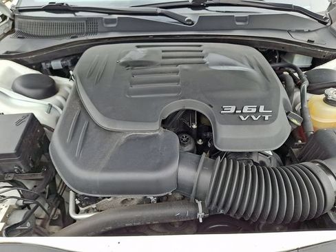 Used 2017 Dodge Charger SXT w/ AWD Plus Group image 29