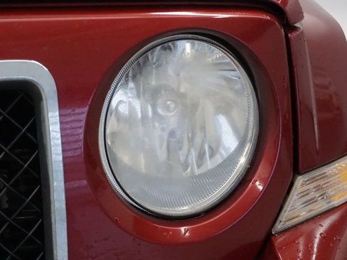 Used 2012 Jeep Patriot Latitude image 12