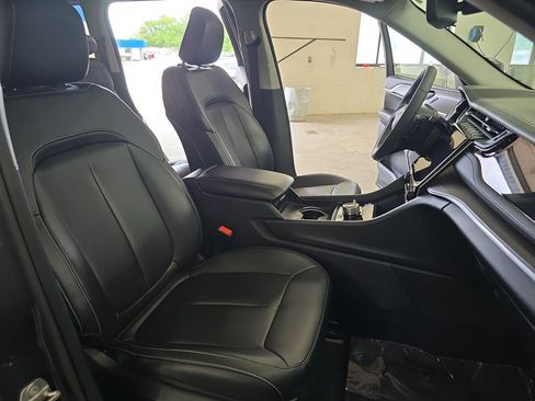 Used 2023 Jeep Grand Cherokee 4WD 4xe image 10
